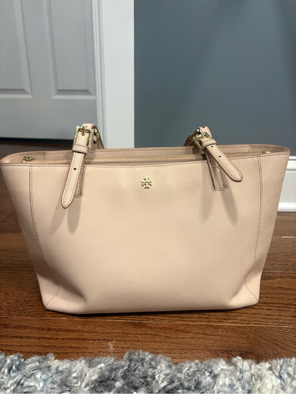 Tory Burch Pale Beige Leather Tote with Gold Hardware